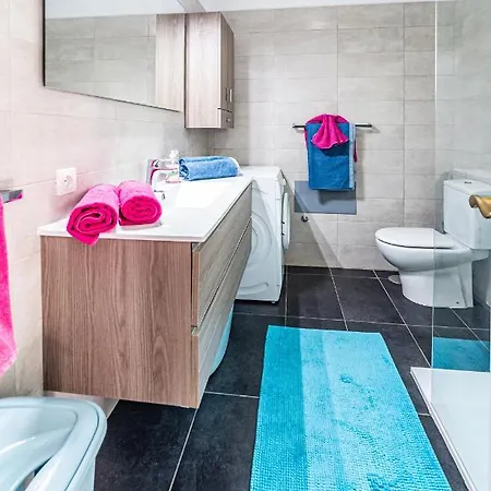 Perla Marina En Rocas Del Mar Арона